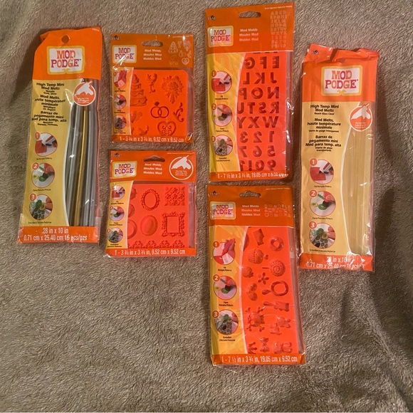 Mod Podge molds and high temp mini mod melts, - Picture 1 of 7